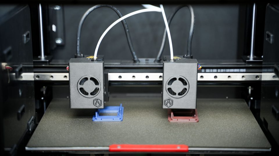 3D 打印推动轻量化不仅是口号，来看一体化车门结构原型