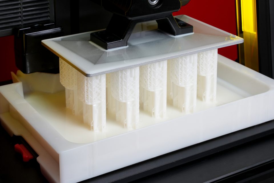 SLS 3D打印机如何推动汽车结构件轻量化与耐热创新？