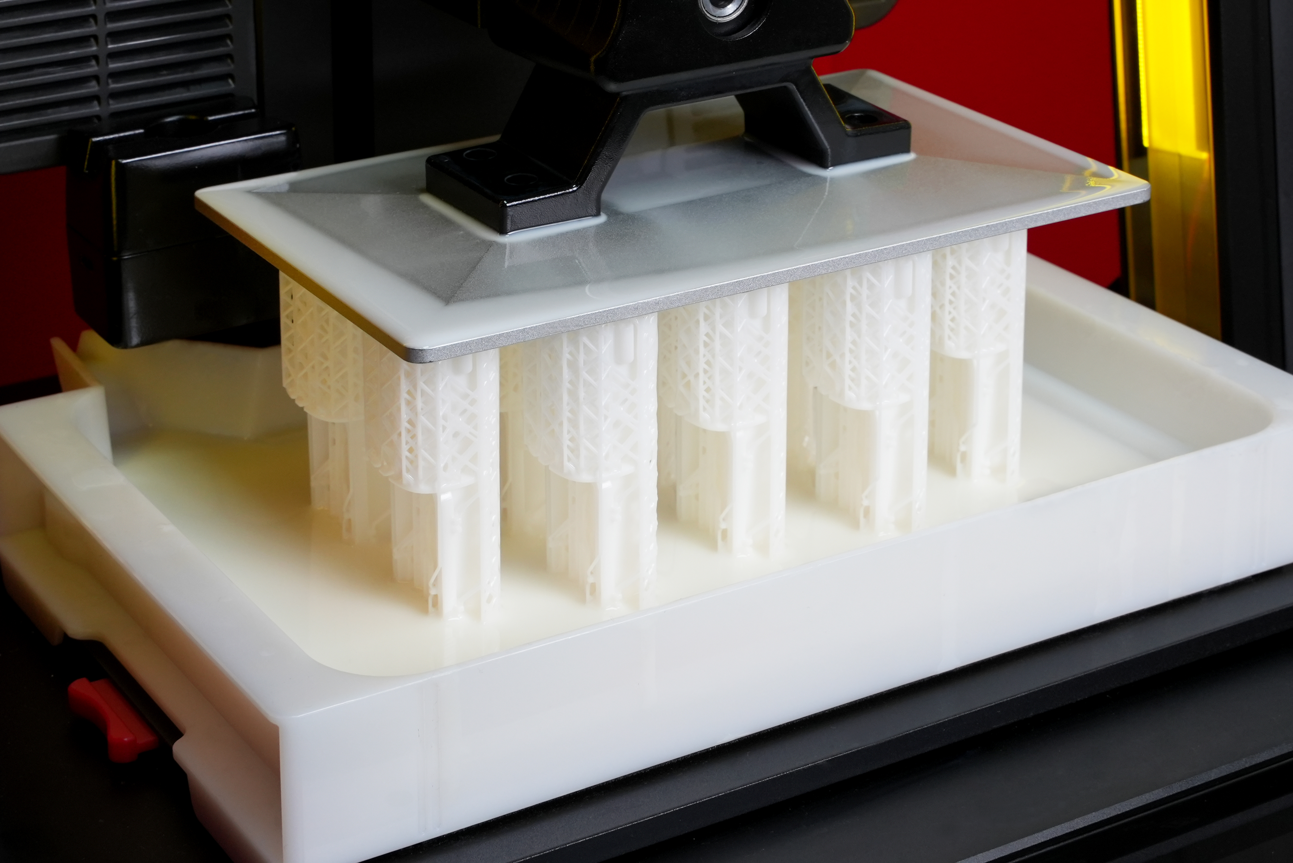 SLS 3D打印机如何推动汽车结构件轻量化与耐热创新？