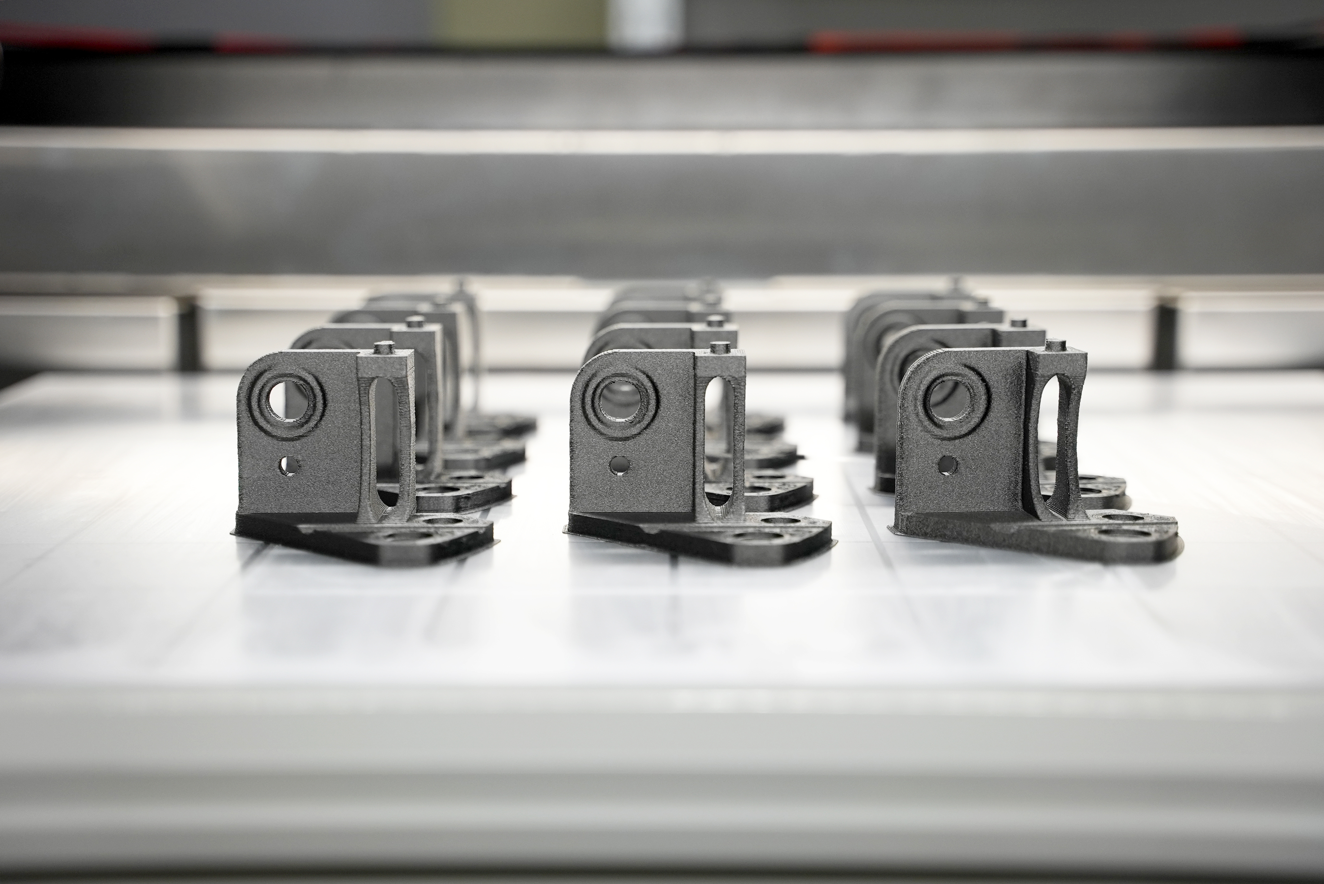粉末烧结3D打印机是什么？SLS粉末烧结成型技术与工业应用